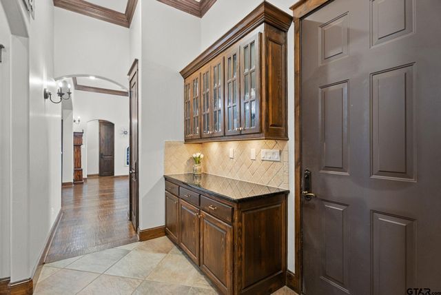 2306 Kingsmill Cir., Tyler, TX 75703