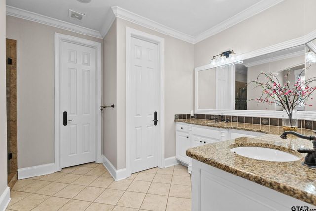 2306 Kingsmill Cir., Tyler, TX 75703