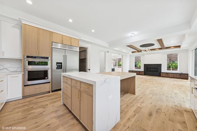 936 S Mitchell Avenue, Elmhurst, IL 60126