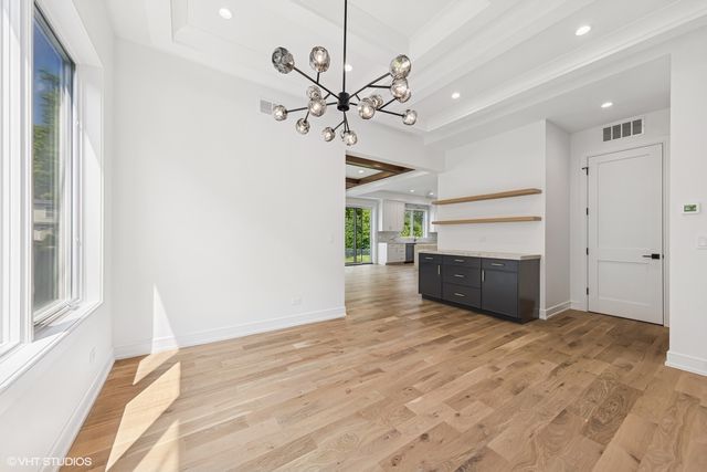 936 S Mitchell Avenue, Elmhurst, IL 60126