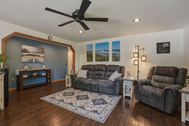 61605 Summer Shade Drive, Bend, OR 97702