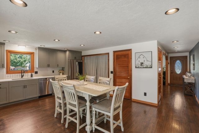 61605 Summer Shade Drive, Bend, OR 97702