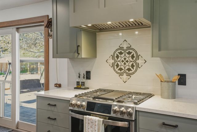 61605 Summer Shade Drive, Bend, OR 97702