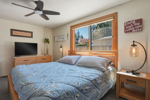 61605 Summer Shade Drive, Bend, OR 97702