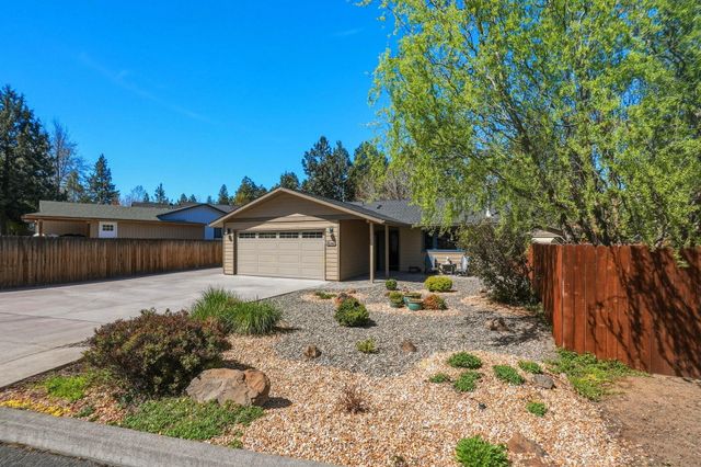 61605 Summer Shade Drive, Bend, OR 97702