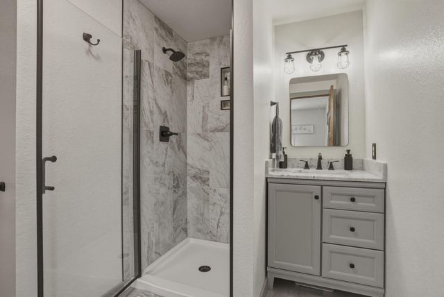 61605 Summer Shade Drive, Bend, OR 97702