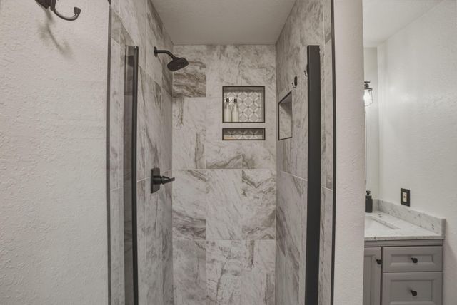 61605 Summer Shade Drive, Bend, OR 97702