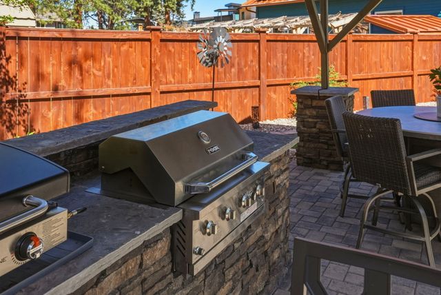 61605 Summer Shade Drive, Bend, OR 97702