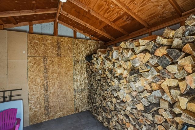 61605 Summer Shade Drive, Bend, OR 97702