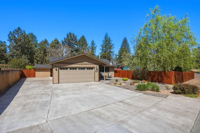 61605 Summer Shade Drive, Bend, OR 97702
