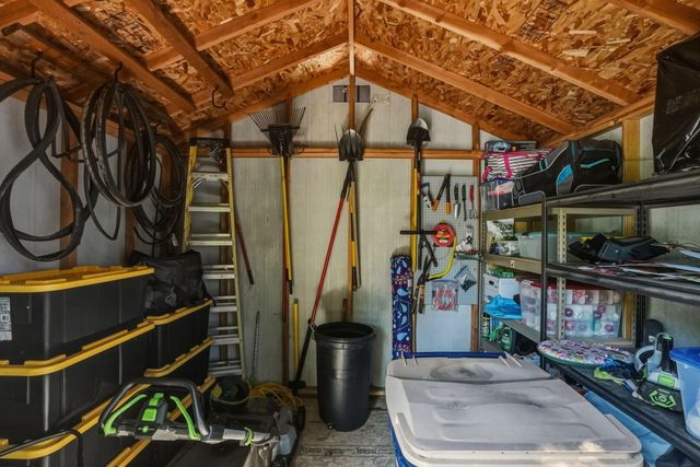 61605 Summer Shade Drive, Bend, OR 97702