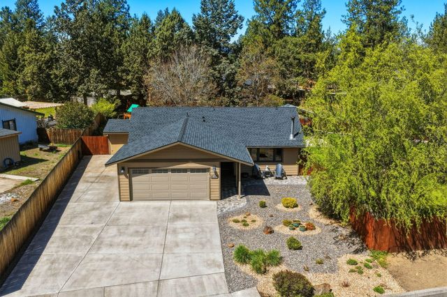 61605 Summer Shade Drive, Bend, OR 97702