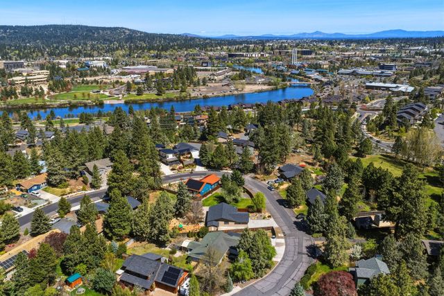 61605 Summer Shade Drive, Bend, OR 97702