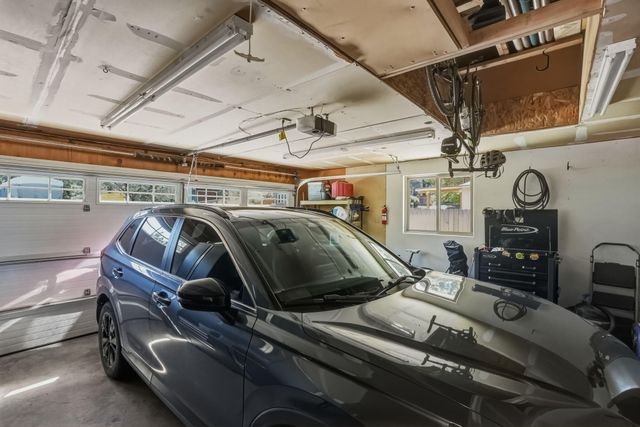 61605 Summer Shade Drive, Bend, OR 97702