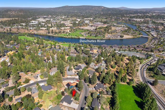 61605 Summer Shade Drive, Bend, OR 97702