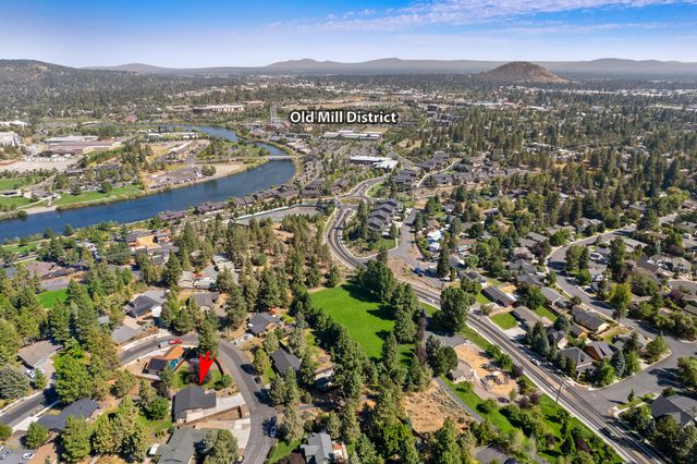 61605 Summer Shade Drive, Bend, OR 97702