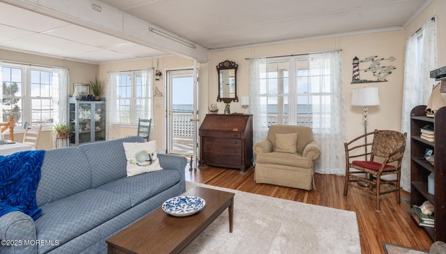 300 N Bayview Avenue N, Seaside Park, NJ 08752