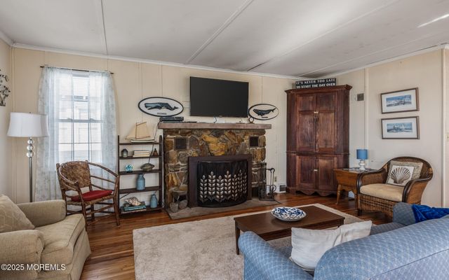300 N Bayview Avenue N, Seaside Park, NJ 08752