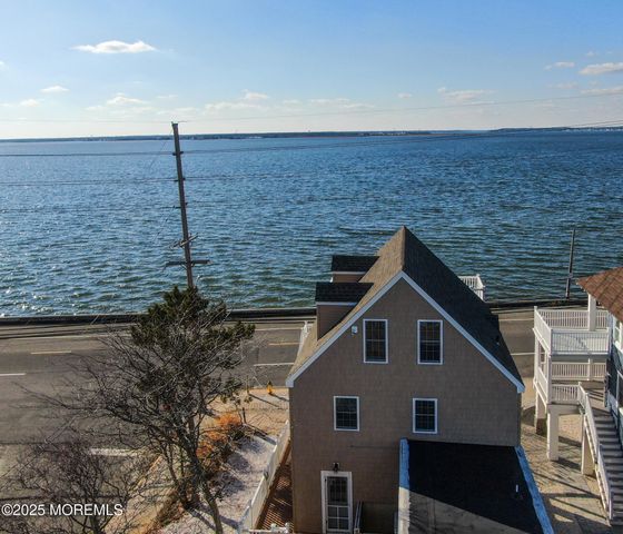 300 N Bayview Avenue N, Seaside Park, NJ 08752