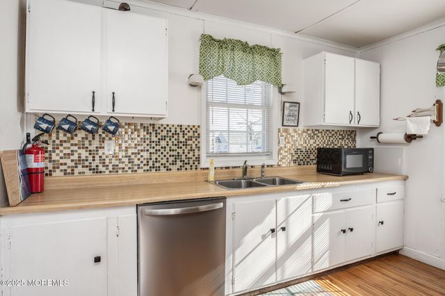 300 N Bayview Avenue N, Seaside Park, NJ 08752