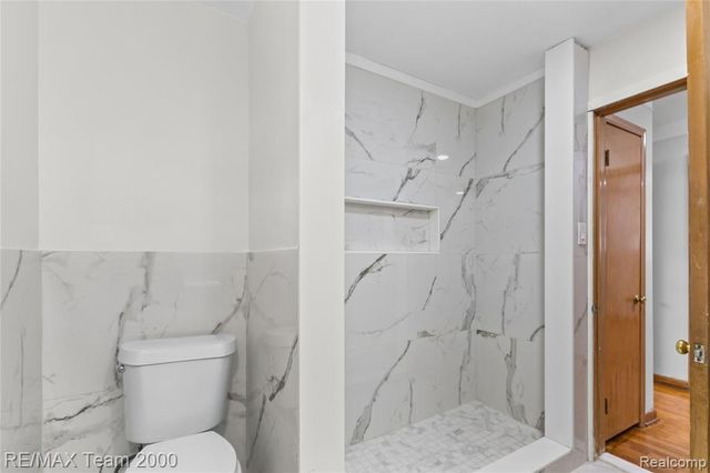 8551 Rockland Street, Dearborn Heights, MI 48127