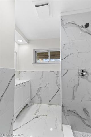 8551 Rockland Street, Dearborn Heights, MI 48127