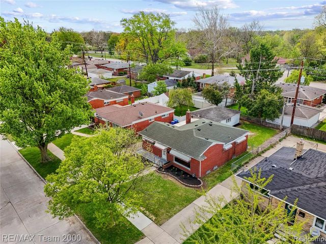 8551 Rockland Street, Dearborn Heights, MI 48127