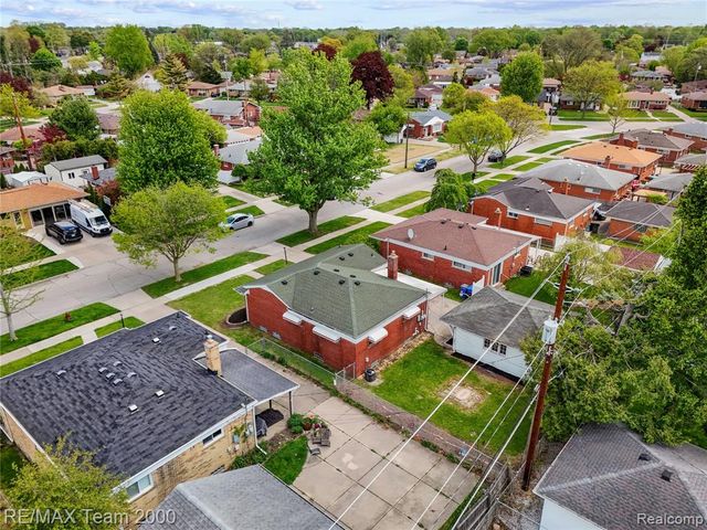 8551 Rockland Street, Dearborn Heights, MI 48127