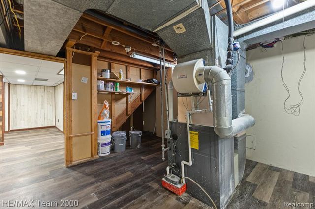 8551 Rockland Street, Dearborn Heights, MI 48127
