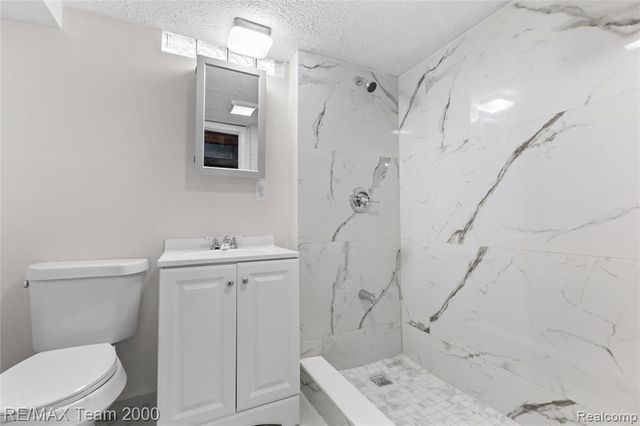 8551 Rockland Street, Dearborn Heights, MI 48127