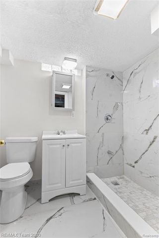 8551 Rockland Street, Dearborn Heights, MI 48127