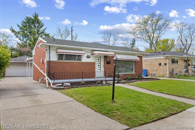 8551 Rockland Street, Dearborn Heights, MI 48127
