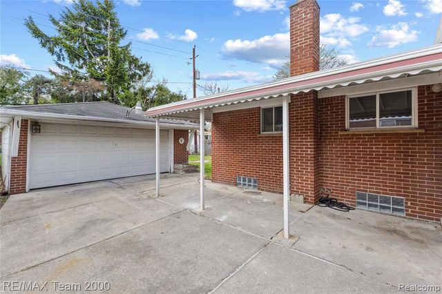 8551 Rockland Street, Dearborn Heights, MI 48127