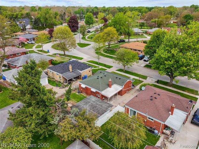 8551 Rockland Street, Dearborn Heights, MI 48127
