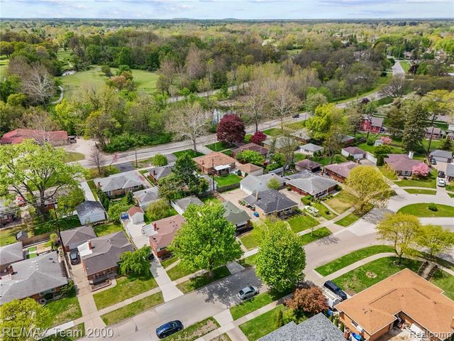 8551 Rockland Street, Dearborn Heights, MI 48127