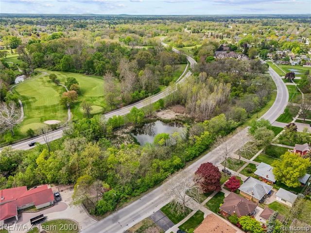 8551 Rockland Street, Dearborn Heights, MI 48127