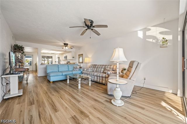 902 SW 48th TER 103, Cape Coral, FL 33914