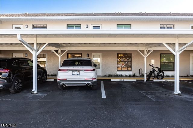 902 SW 48th TER 103, Cape Coral, FL 33914