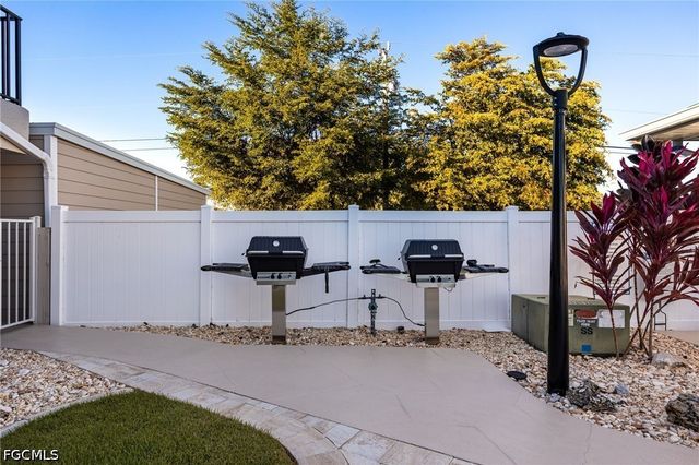 902 SW 48th TER 103, Cape Coral, FL 33914