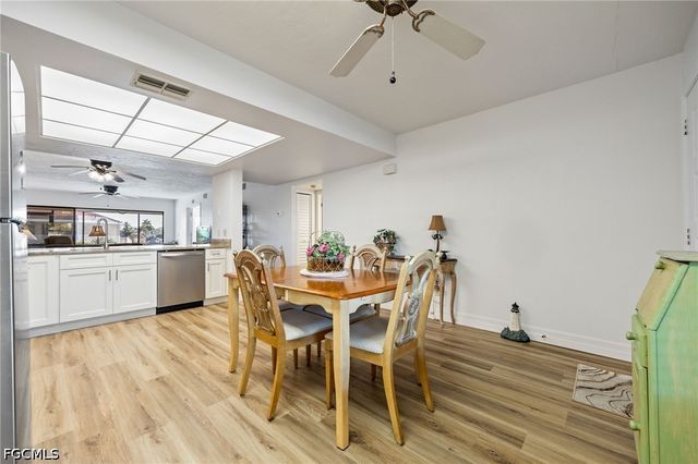 902 SW 48th TER 103, Cape Coral, FL 33914
