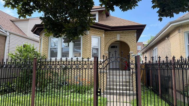 5821 W Gunnison Street, Chicago, IL 60630