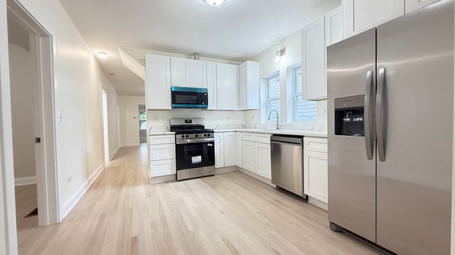 5821 W Gunnison Street, Chicago, IL 60630