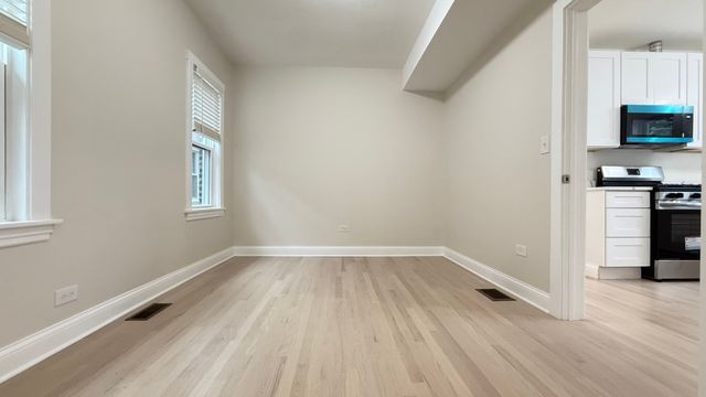 5821 W Gunnison Street, Chicago, IL 60630