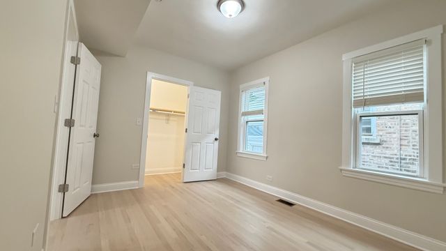 5821 W Gunnison Street, Chicago, IL 60630