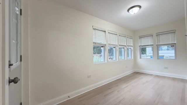 5821 W Gunnison Street, Chicago, IL 60630