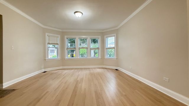 5821 W Gunnison Street, Chicago, IL 60630