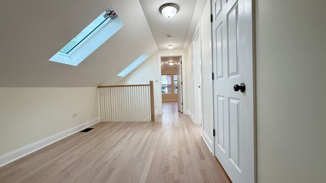 5821 W Gunnison Street, Chicago, IL 60630