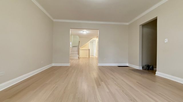 5821 W Gunnison Street, Chicago, IL 60630