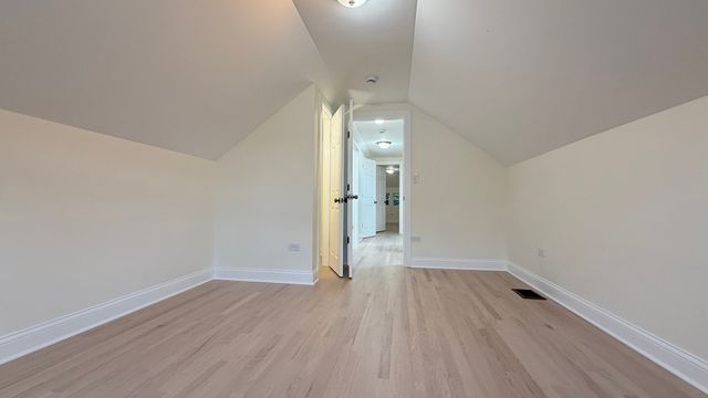 5821 W Gunnison Street, Chicago, IL 60630