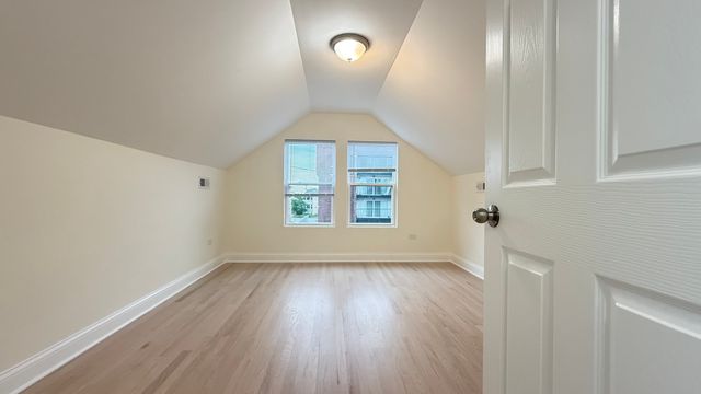 5821 W Gunnison Street, Chicago, IL 60630